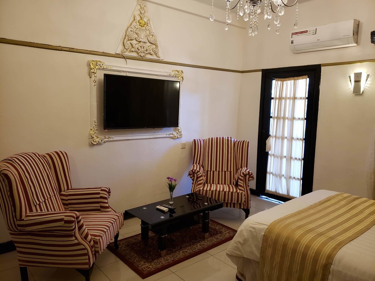 Guest-room seating